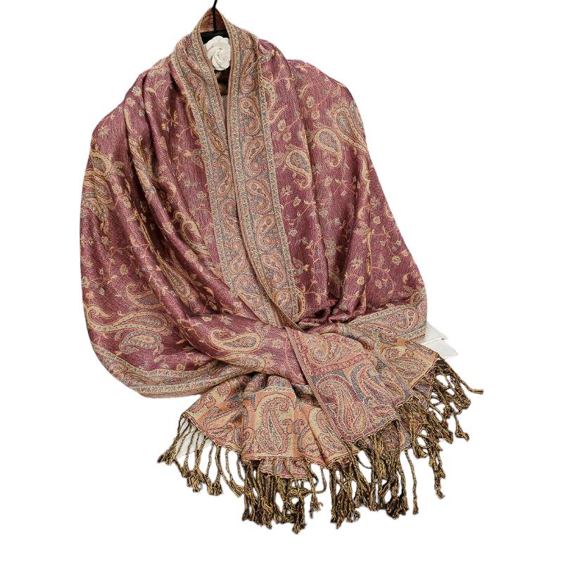 Foulard au décor ethnique