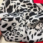 Foulard au format carré léopard