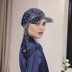 Foulard avec casquette à visière