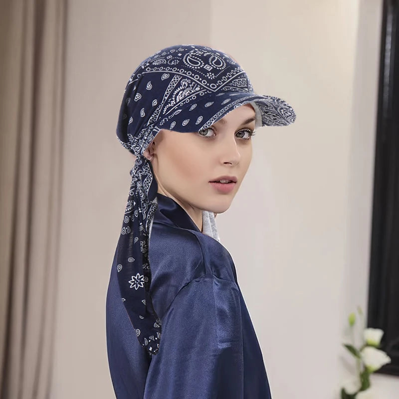 Foulard avec casquette à visière