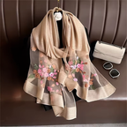 Foulard avec fleurs en broderie