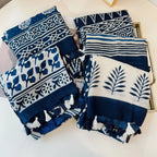 Foulard bleu marine et blanc grand format femme