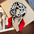 Foulard carré à imprimé léopard
