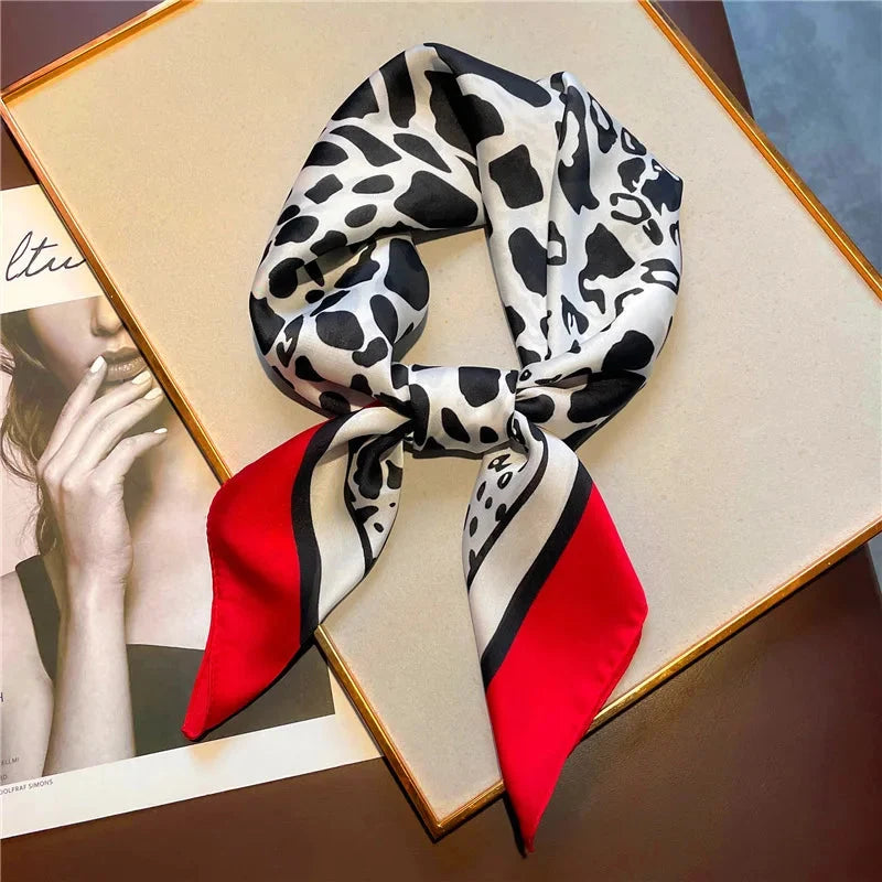 Foulard carré à imprimé léopard