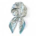 Foulard carré coloré de petit format