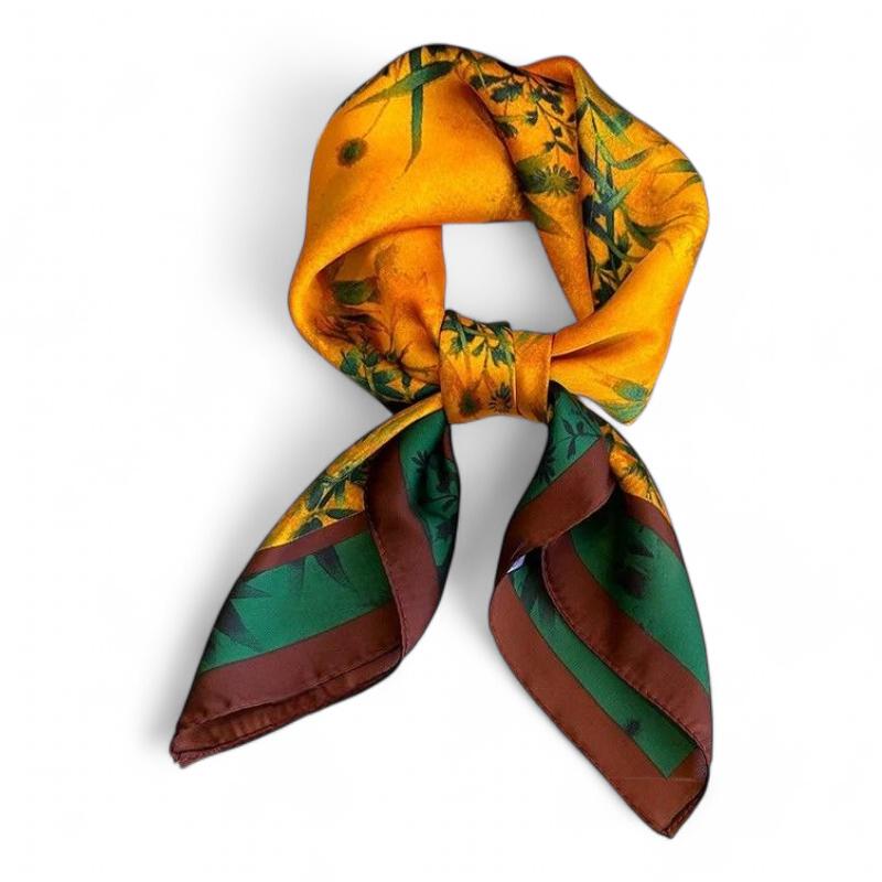 Foulard carré de petite taille en couleur