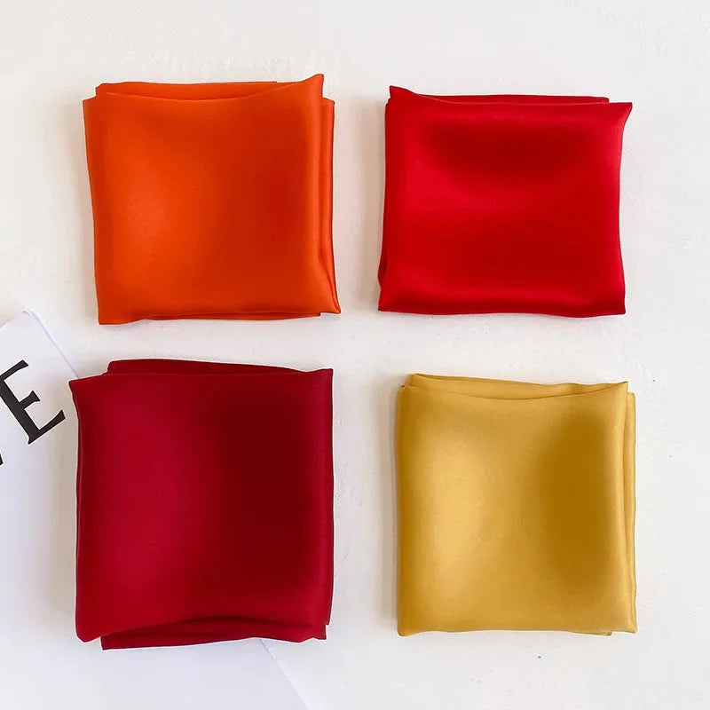 Foulard carré en soie pour homme