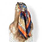 Foulard carré pour coiffer les cheveux