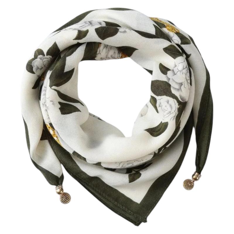 Foulard chèche rehaussé de breloques