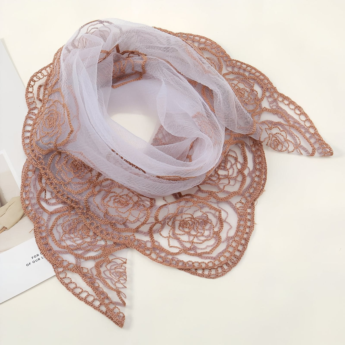 Foulard cheveux orné de dentelle