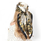 Foulard de forme carrée pour cheveux