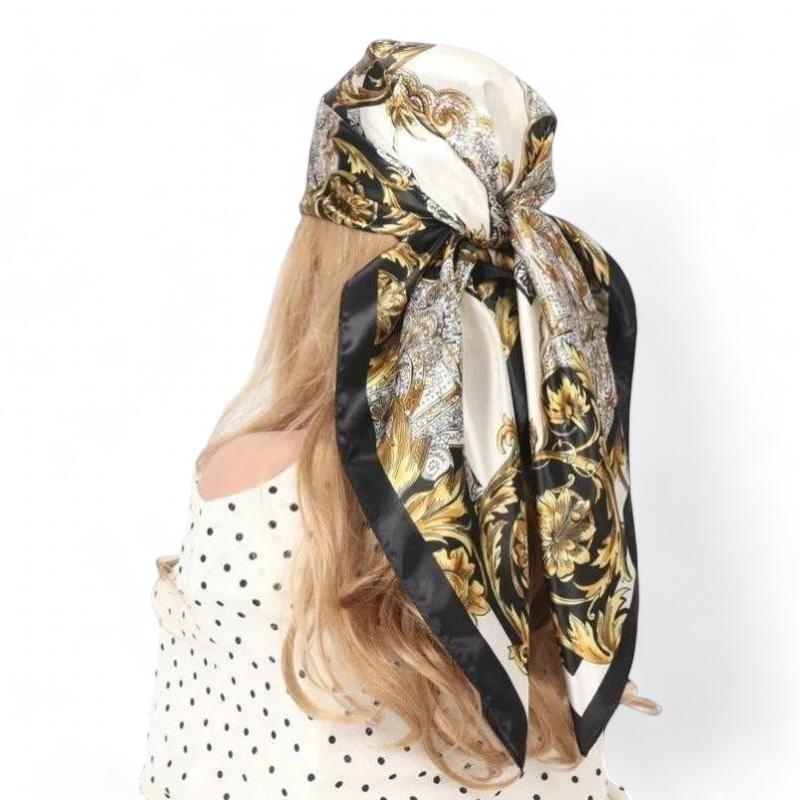 Foulard de forme carrée pour cheveux