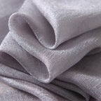 Foulard de grande longueur au fini satiné