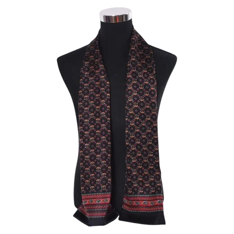 Foulard de soie pour le cou des hommes