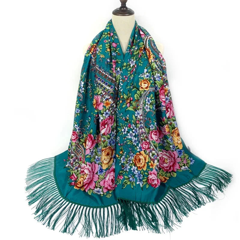 Foulard de style russe formant châle