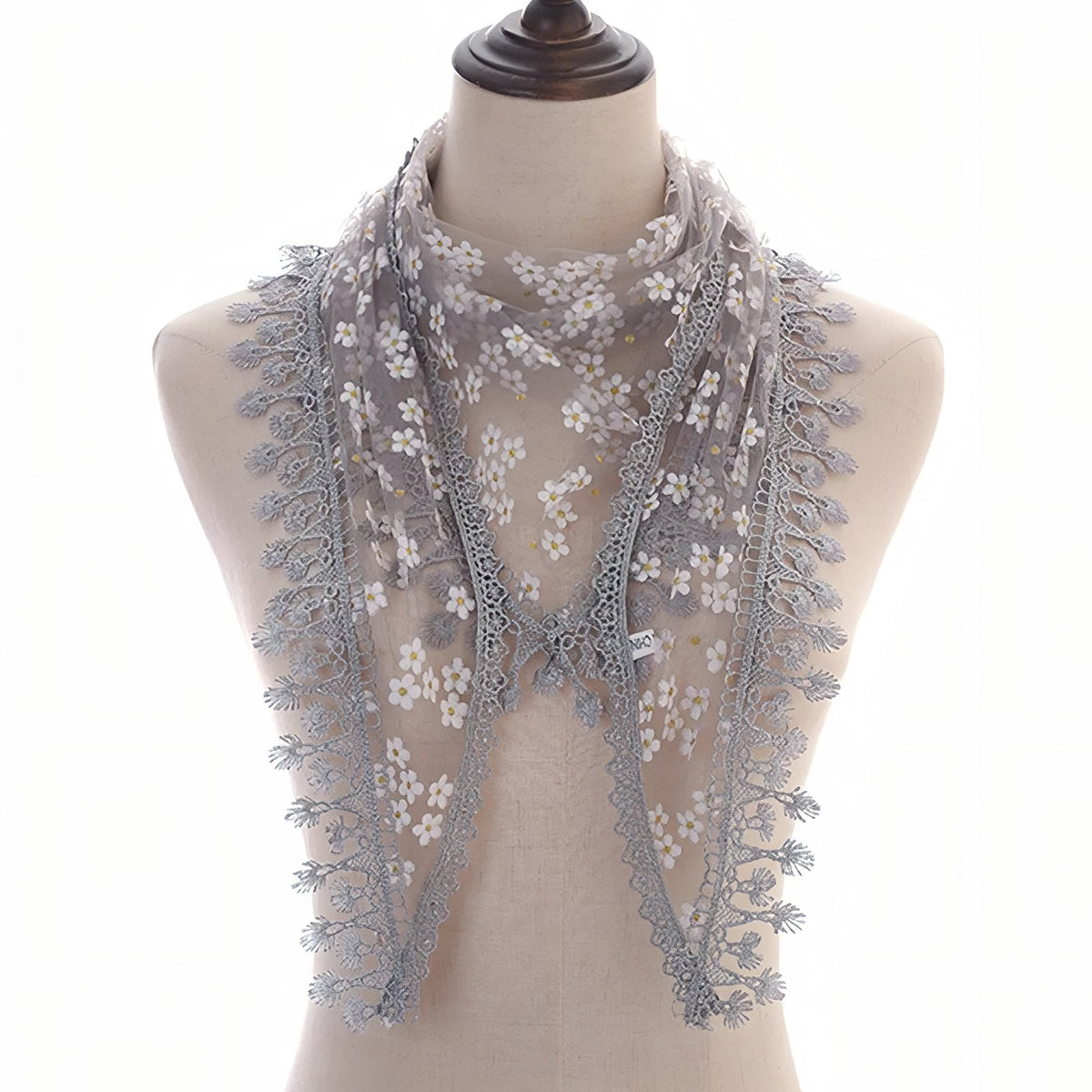 Foulard dentelle à coupe triangulaire