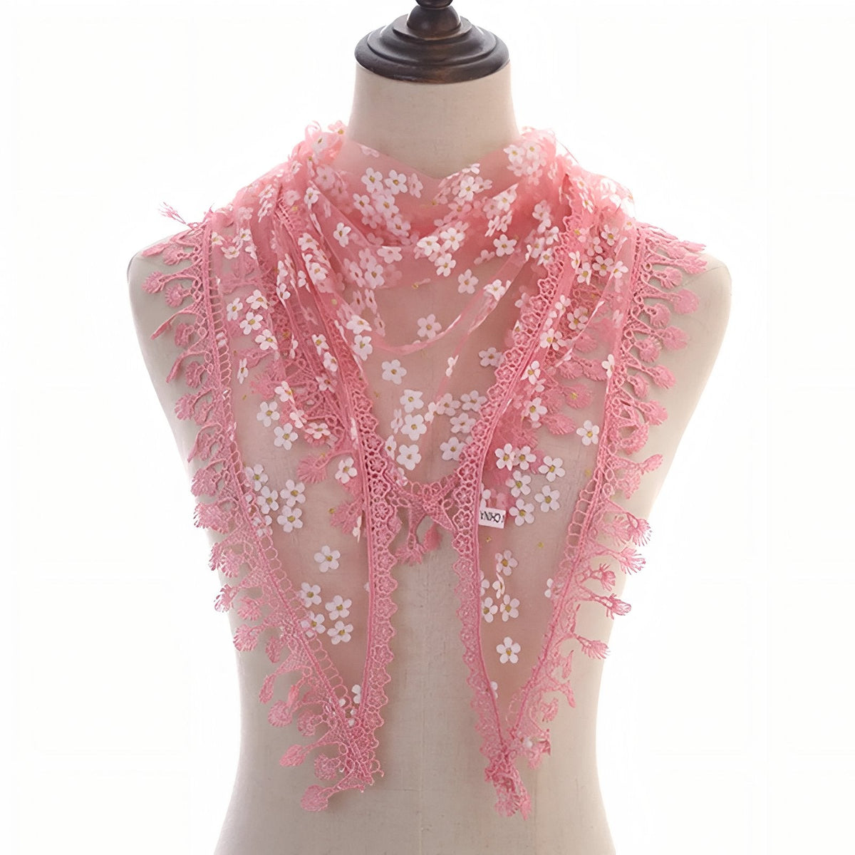 Foulard dentelle au format triangulaire