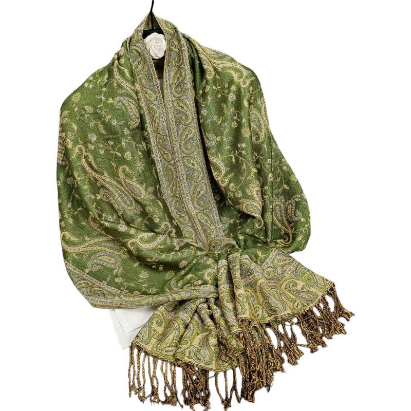 Foulard d’inspiration ethnique