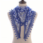 Foulard en dentelle coupe triangle