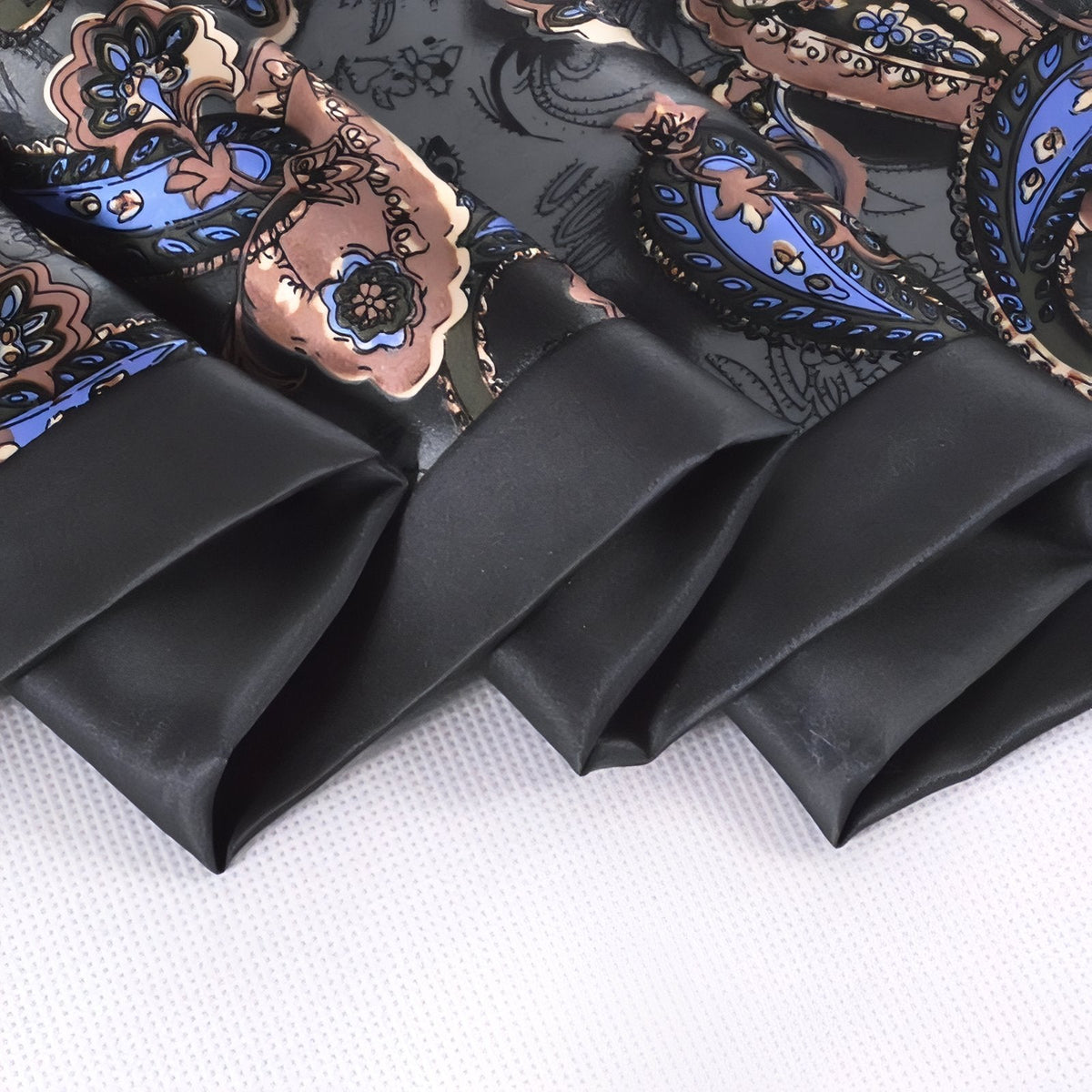 Foulard en soie luxueuse pour homme