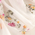 Foulard féminin à motif fleuri