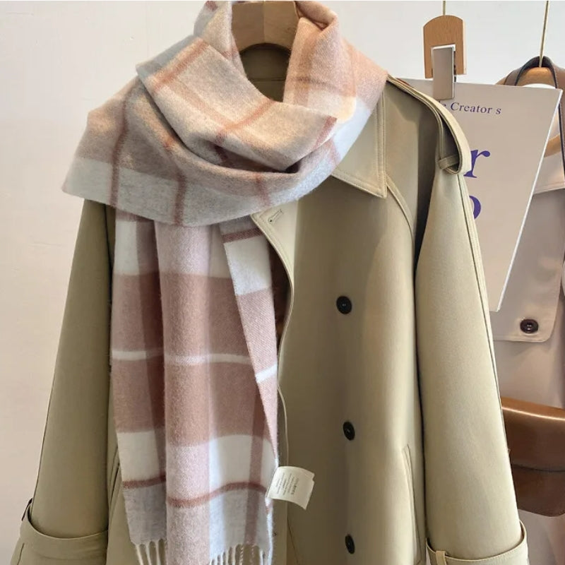 Foulard femme en laine à carreaux
