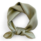 Foulard femme en soie au format réduit