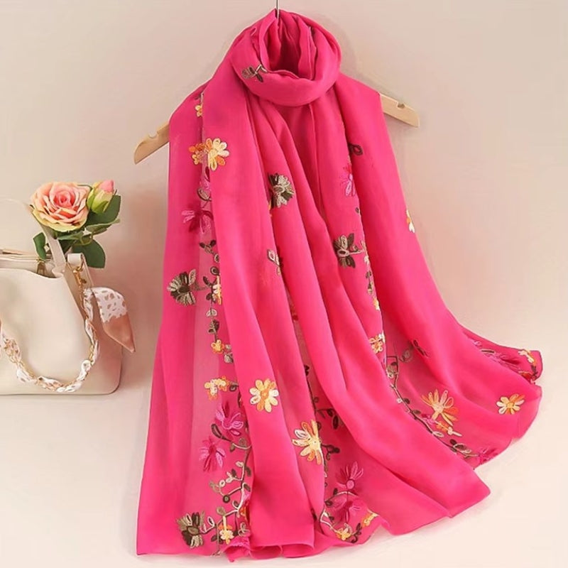 Foulard fleuri destiné aux femmes