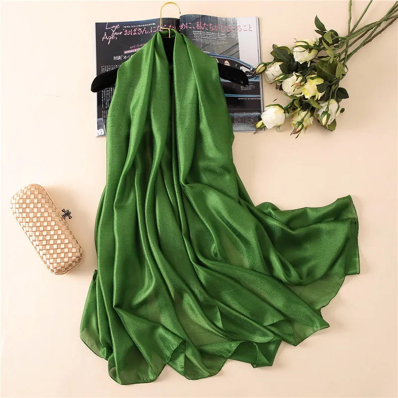 Foulard format long à finition satinée