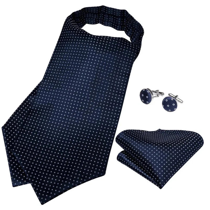 Foulard homme façon cravate en soie