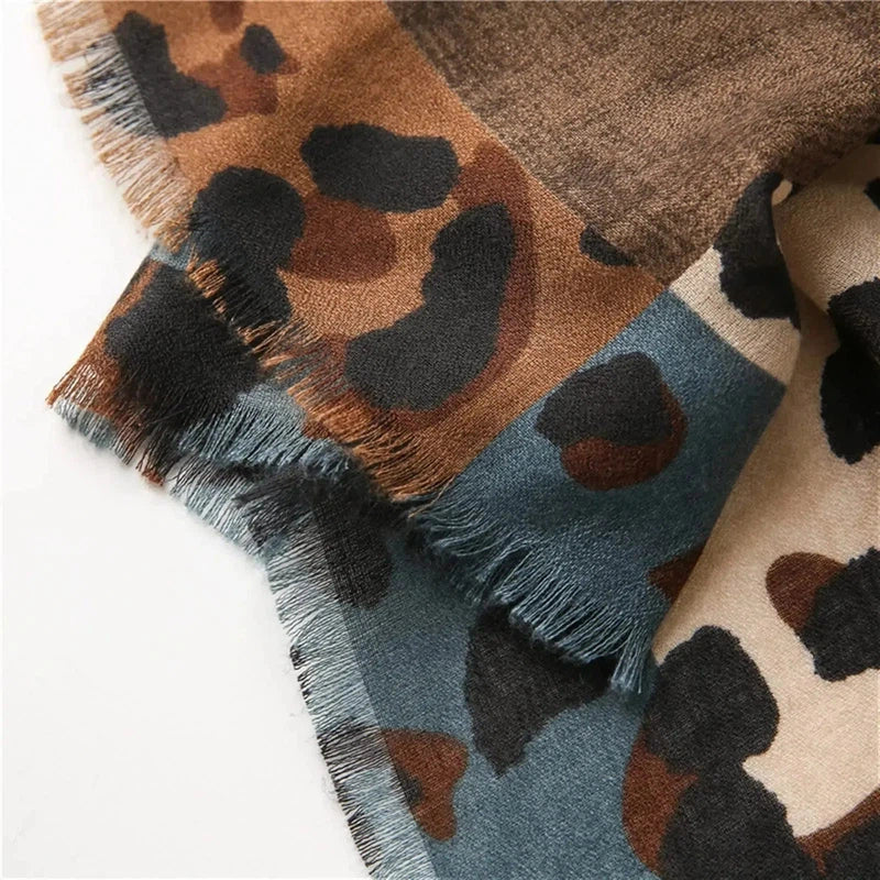 Foulard imprimé léopard féminin