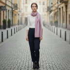 Foulard long à l'aspect satiné
