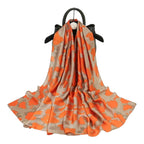 Foulard long destiné aux femmes