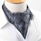 Foulard masculin façon ascot