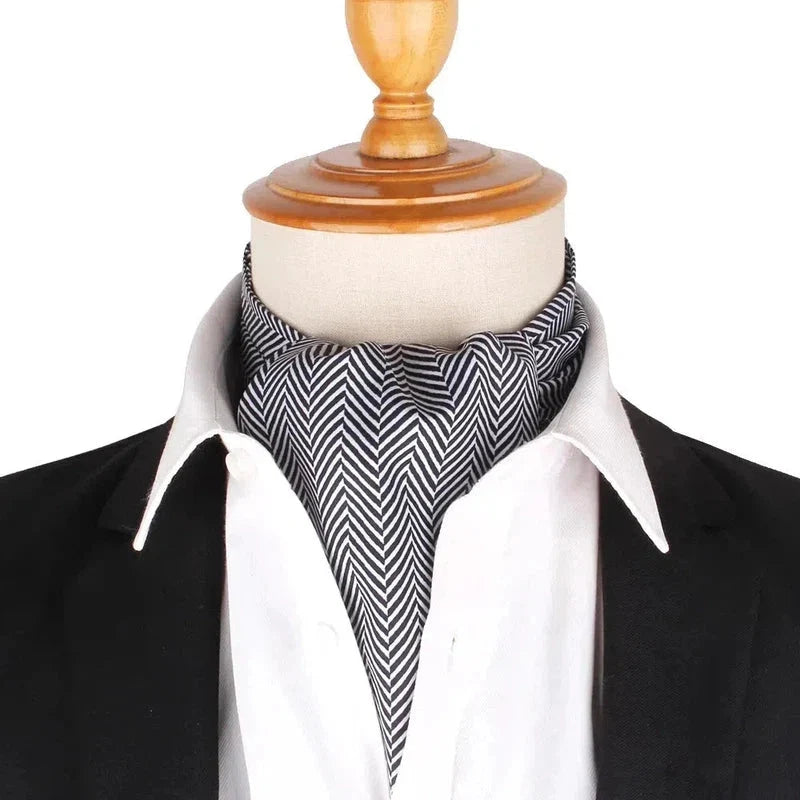 Foulard motifé de type ascot
