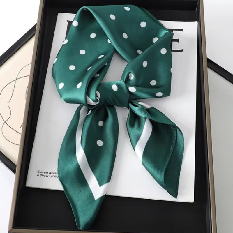Foulard pour femme en forme de carré