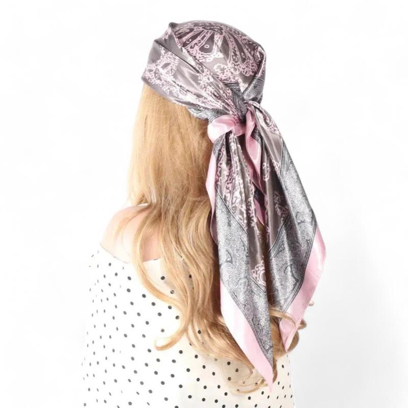 Foulard servant à coiffer les cheveux