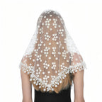 Foulard triangulaire en dentelle