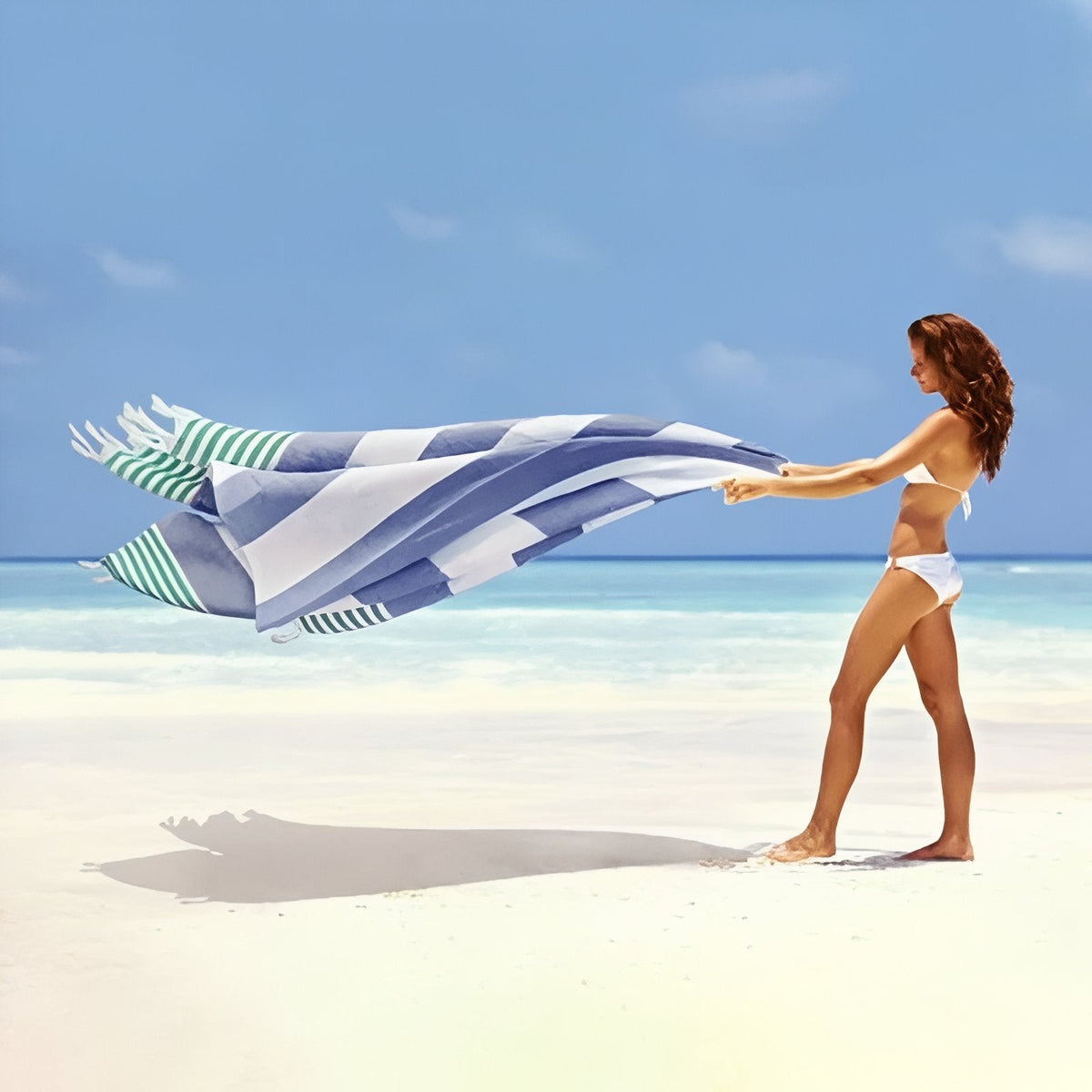 Fouta tricolore rayée avec franges pour la plage
