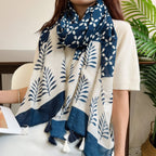 Grand foulard blanc et bleu marine pour femme