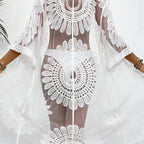 Kimono balnéaire confectionné en dentelle