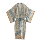 Kimono ceinturé pour la plage d’inspiration bohème