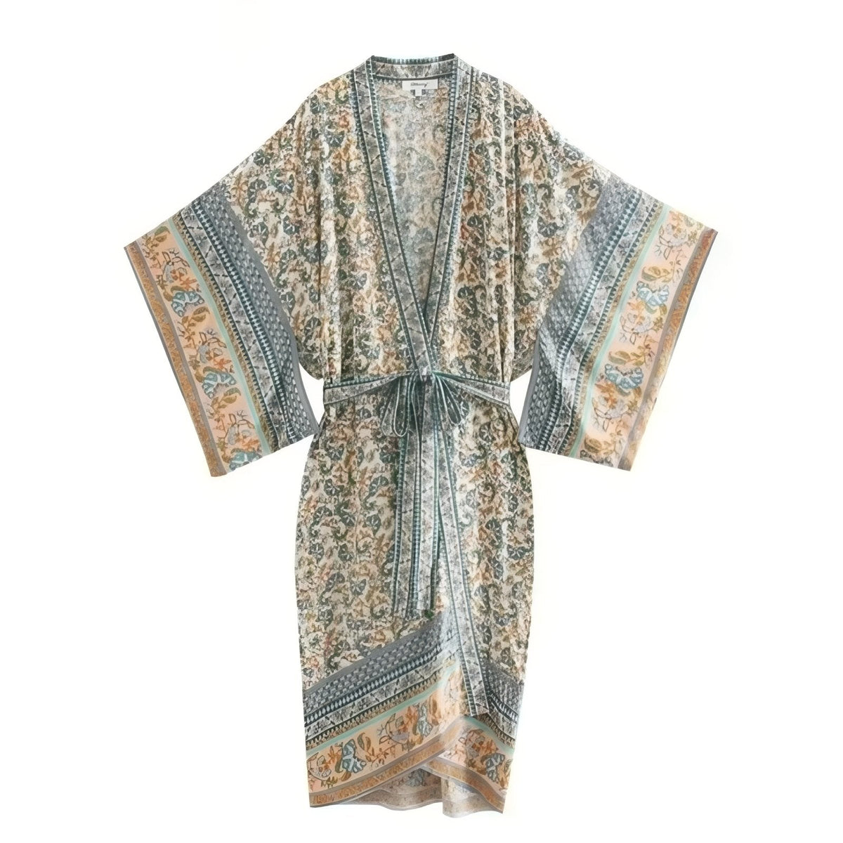 Kimono ceinturé pour la plage d’inspiration bohème