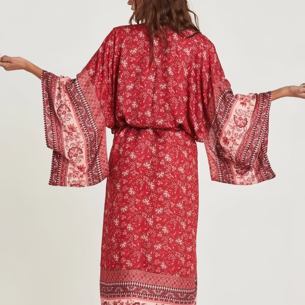 Kimono de plage avec ceinture d’inspiration bohème