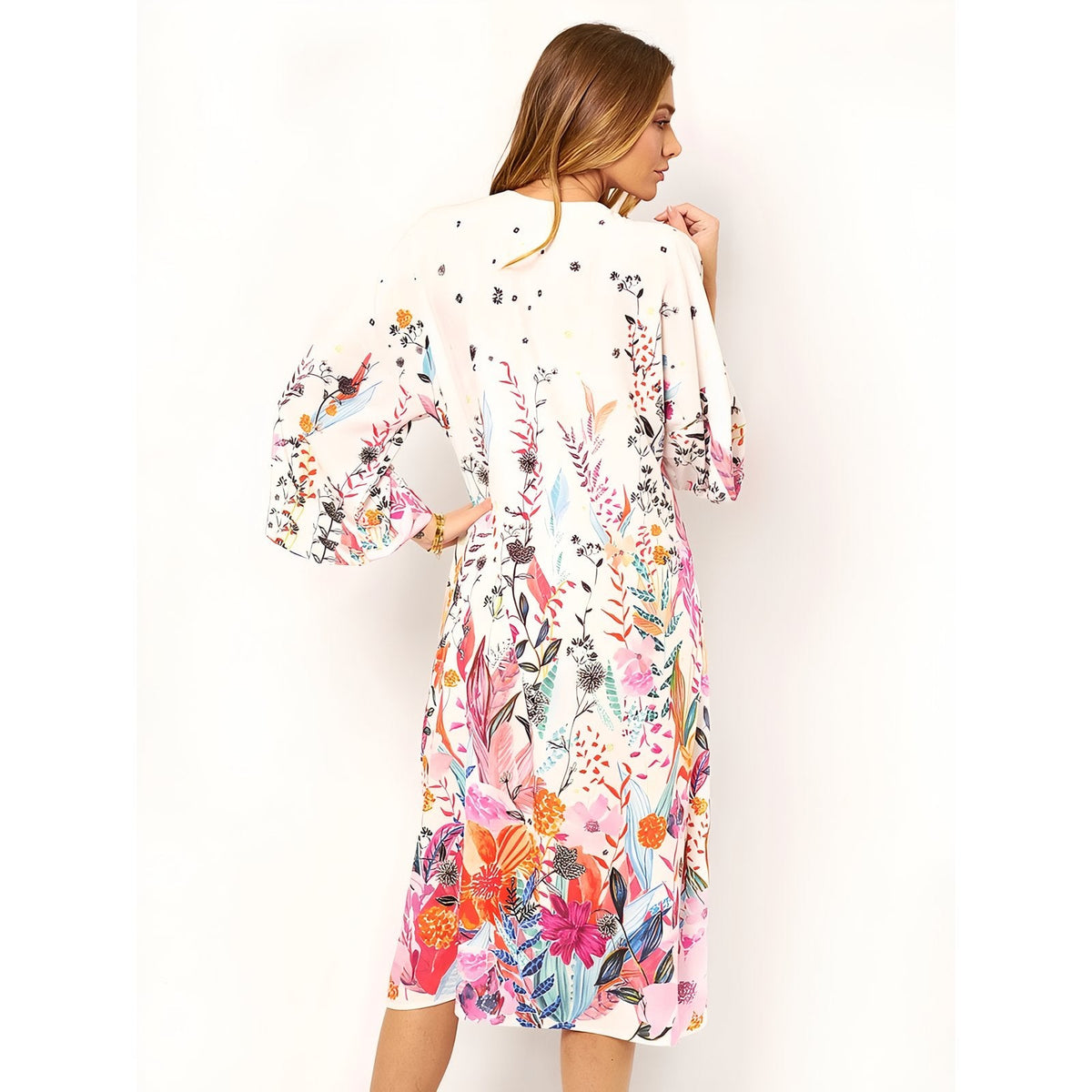 Kimono printanier coloré destiné à la plage