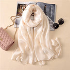 Long foulard avec aspect satiné