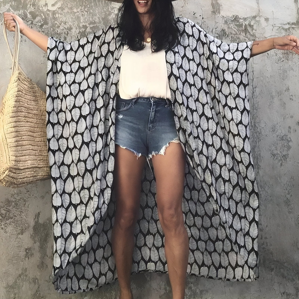 Long kimono de plage orné de motifs graphiques