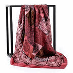 Petit accessoire carré en foulard
