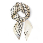 Petit format carré pour foulard de couleur