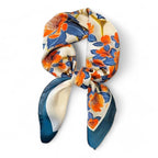 Petit foulard couleur en forme de carré